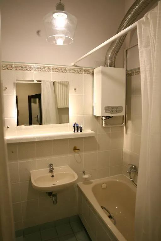 Maly Rynek Apartamenty Miodosytnia Krakau 0*,
